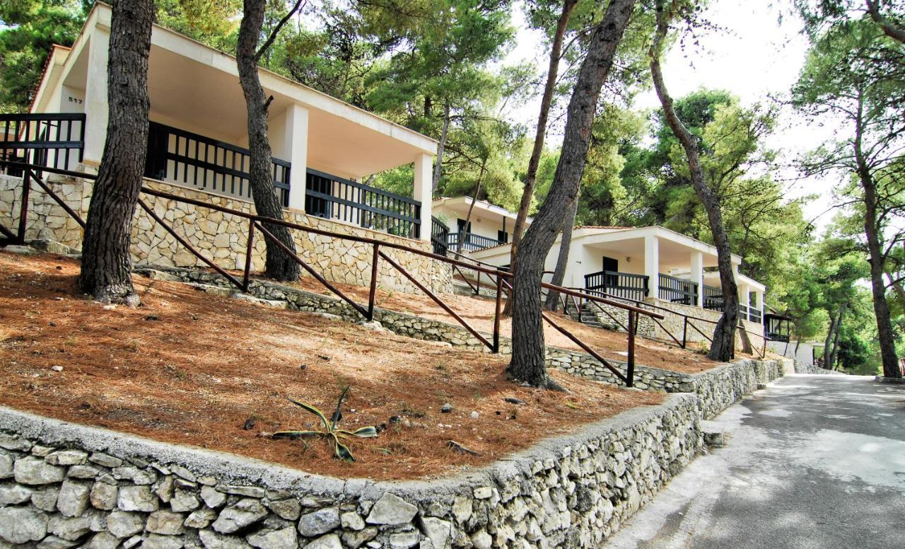 Gattarella Family Resort - Self Catering Accommodations In The Pinewood Vieste Exterior photo