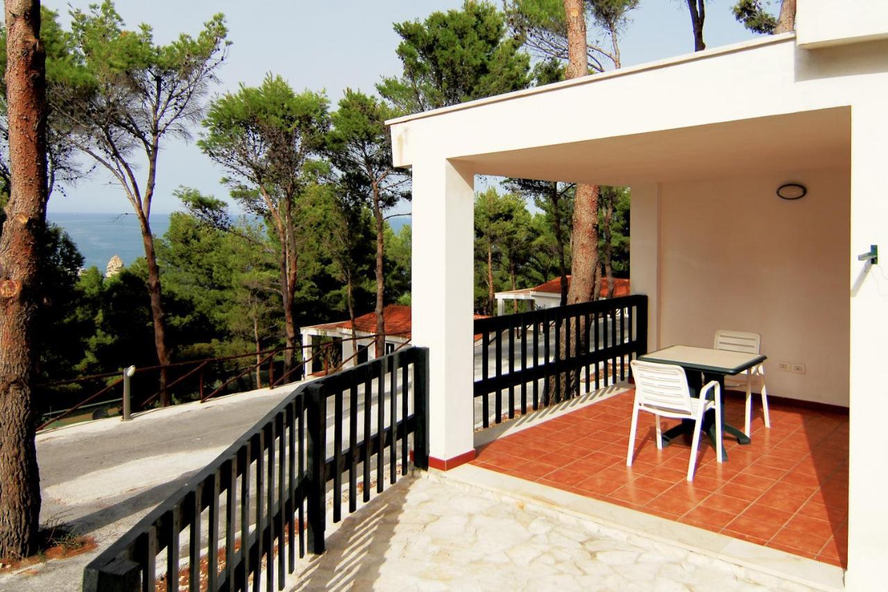 Gattarella Family Resort - Self Catering Accommodations In The Pinewood Vieste Exterior photo